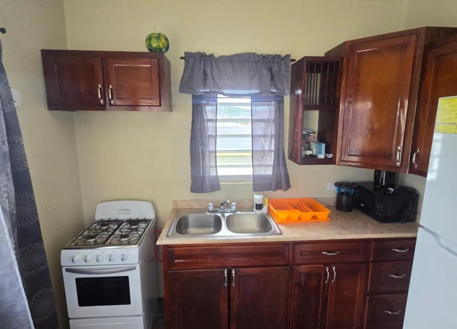 Tiny Bliss Apartments Potters Village 0*,  Antigua en Barbuda